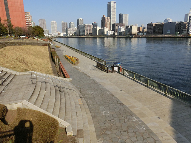 隅田川の最下流にあるため釣り場まで近い。